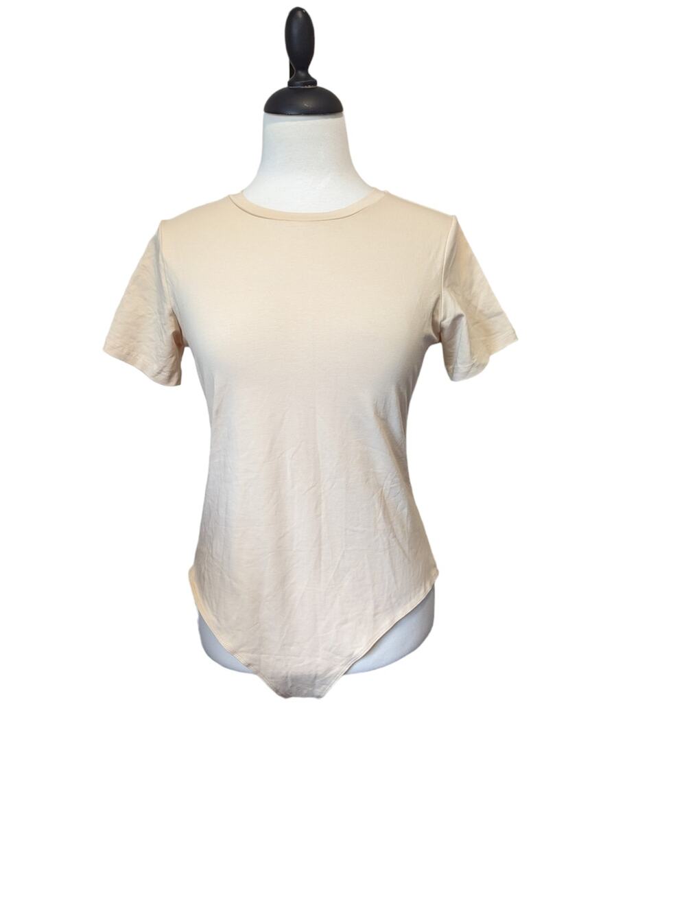 New MANGOPOP Cream Color Short Sleeve Body Suit Size L
